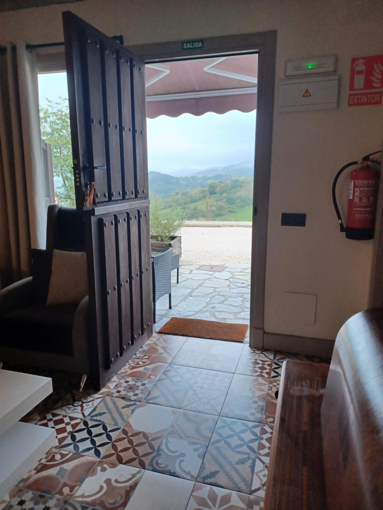 Apartamentos El Llanin Onís Rom bilde